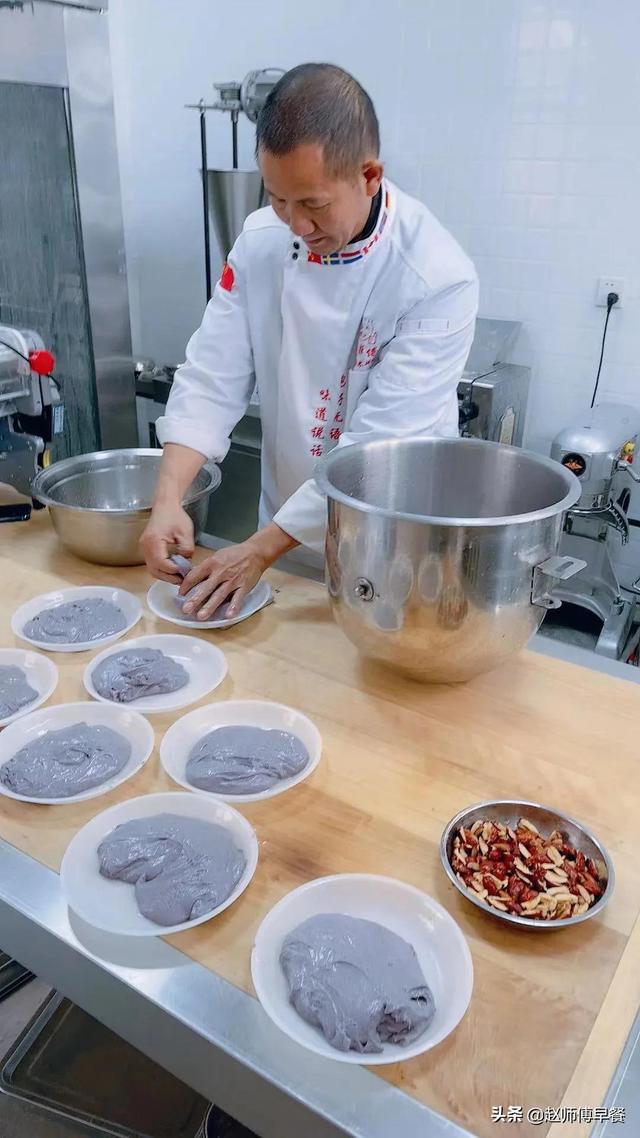 小学学校门口暴利生意图片,学校门口暴利生意