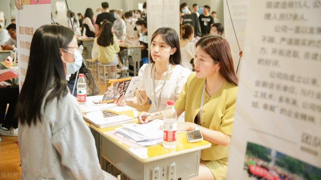 教师简历个人爱好写什么（教师简历爱好特长怎么填写）