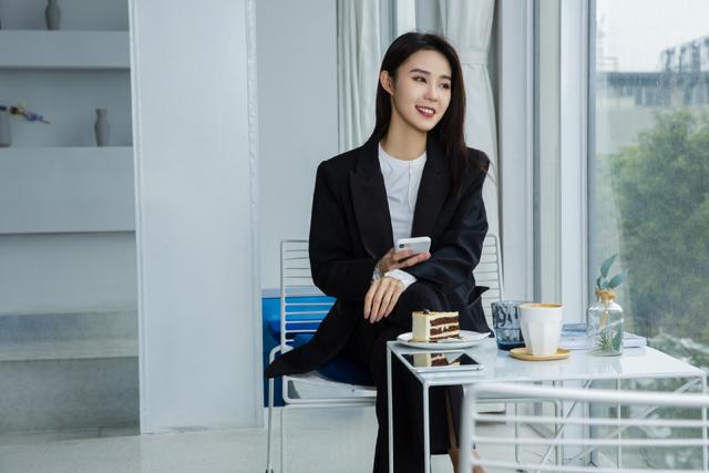 朋友圈多条动态合并了怎么发,朋友圈多条动态合并了怎么解决