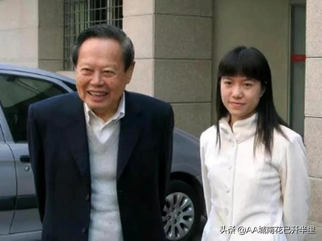 翁帆怀孕大肚照孕妇（翁帆怀孕大肚的图片）