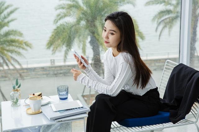 朋友圈多条动态合并了怎么发,朋友圈多条动态合并了怎么解决