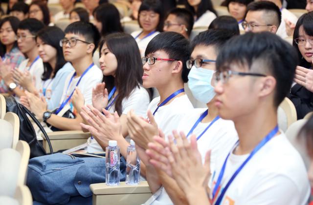 未来什么行业比较有前景男,以后什么行业发展前景好男