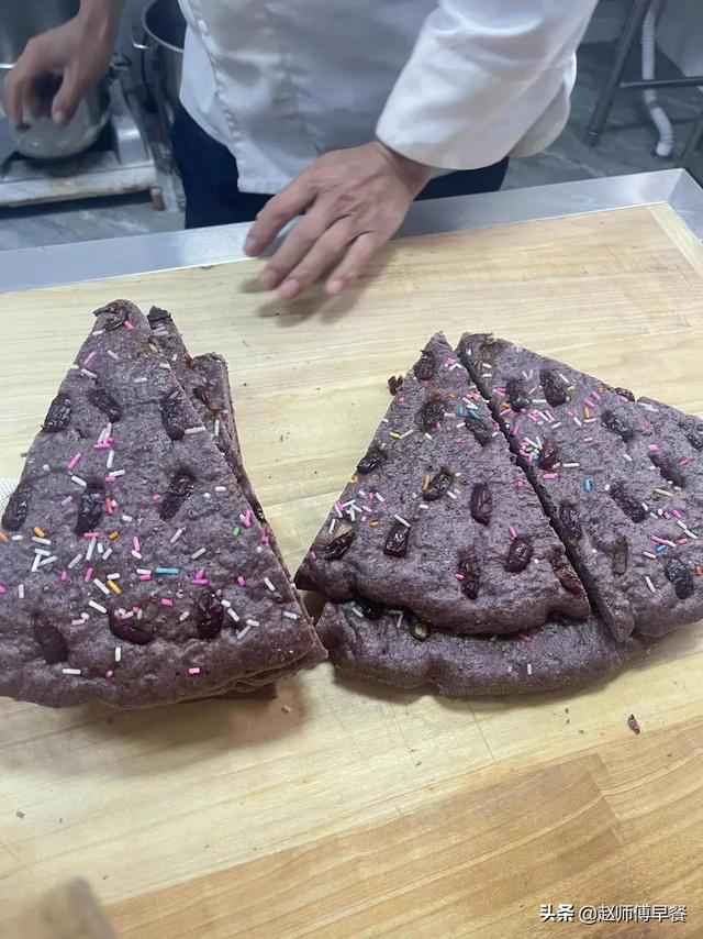 小学学校门口暴利生意图片,学校门口暴利生意