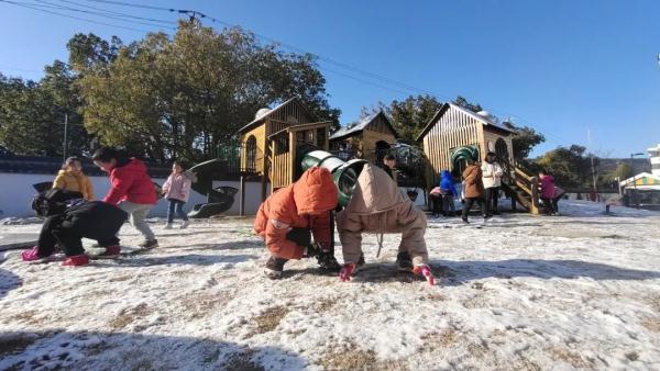 深度教研｜“动态回应”区域游戏中的幼儿