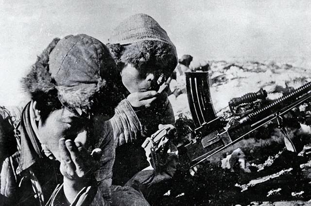 志愿军女文工团员被俘，军长命令警卫连：砸锅卖铁也要救回来