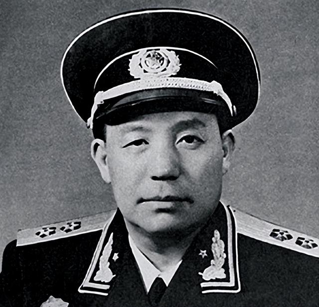 志愿军女文工团员被俘，军长命令警卫连：砸锅卖铁也要救回来