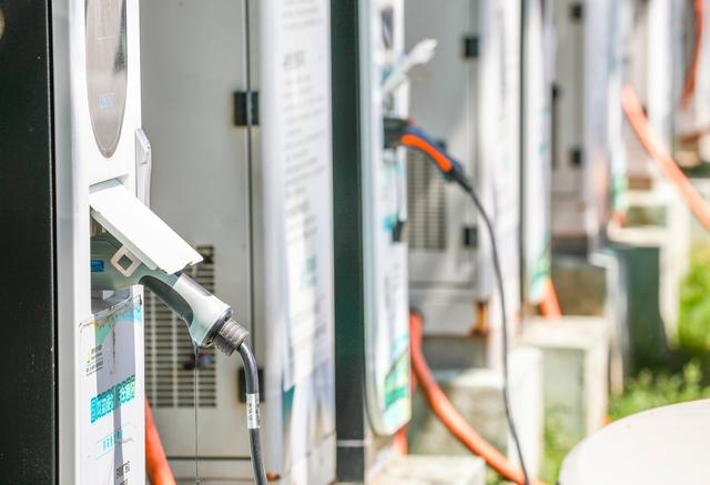 搜电充电宝如何自己充电,搜电充电宝在家可以充电吗