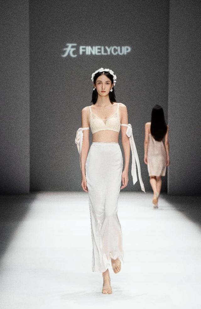 5c胸围等于多少36还是38,85c胸围是36还是38"