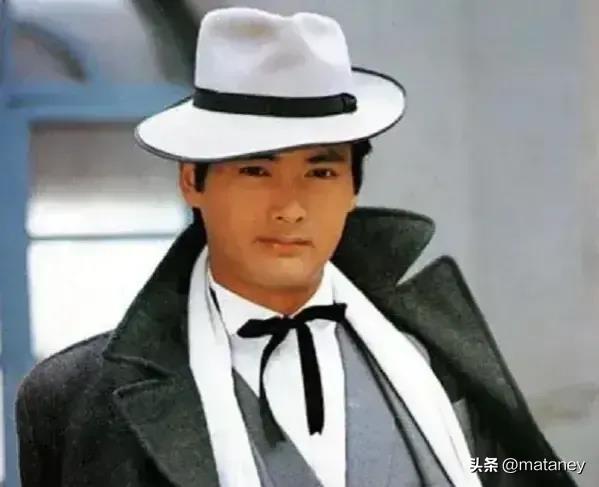 982年冬天，周润发女朋友陈玉莲在姐姐的家里，因失恋想自杀"