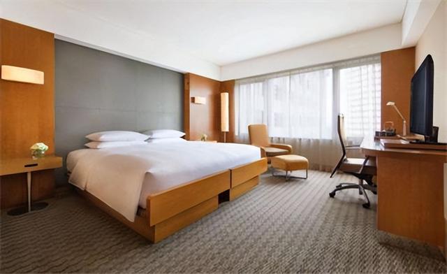 汉庭酒店的矿泉水是不是免费的呢,汉庭酒店的矿泉水是免费的吗