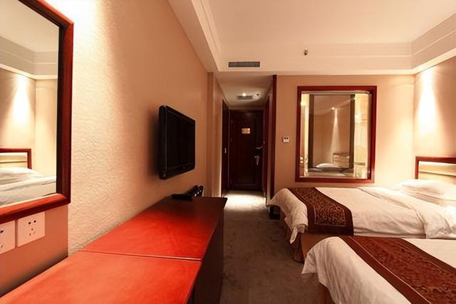 汉庭酒店的矿泉水是不是免费的呢,汉庭酒店的矿泉水是免费的吗