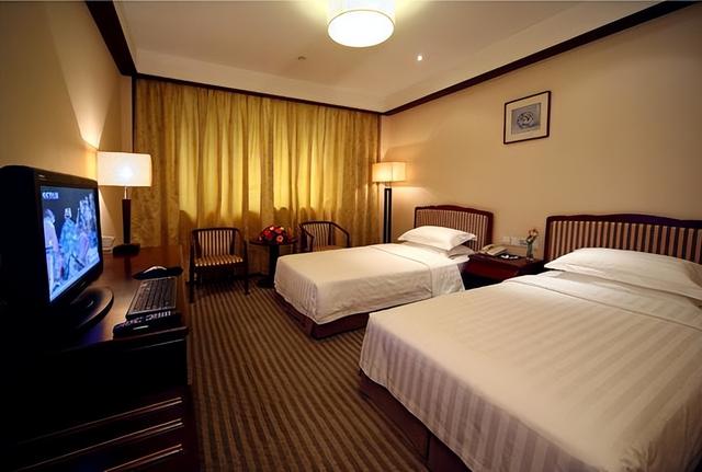 汉庭酒店的矿泉水是不是免费的呢,汉庭酒店的矿泉水是免费的吗