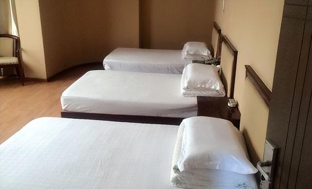 汉庭酒店的矿泉水是不是免费的呢,汉庭酒店的矿泉水是免费的吗