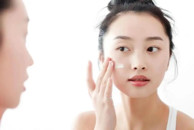 霍霍巴籽油在护肤品中的作用与功效,霍霍巴籽油在化妆品中的作用与功效