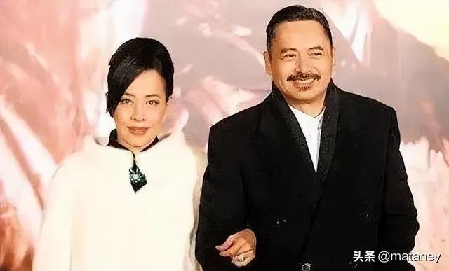 982年冬天，周润发女朋友陈玉莲在姐姐的家里，因失恋想自杀"