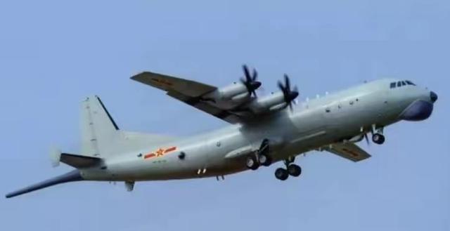 大陆24架次军机巡台，台军战机紧急升空，台媒“史无前例”迫近