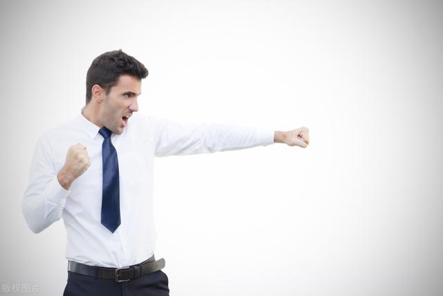 对付不听话的下属最狠的办法是什么意思，怎样对付不听话的下属