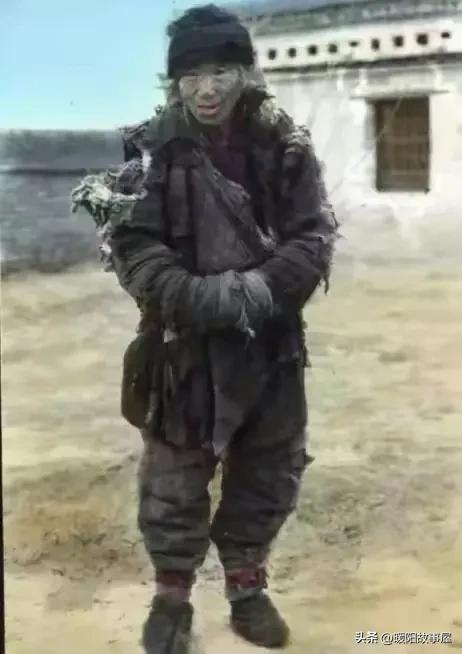 哄傻子的睡前故事搞笑短篇，哄傻子睡觉的睡前小故事