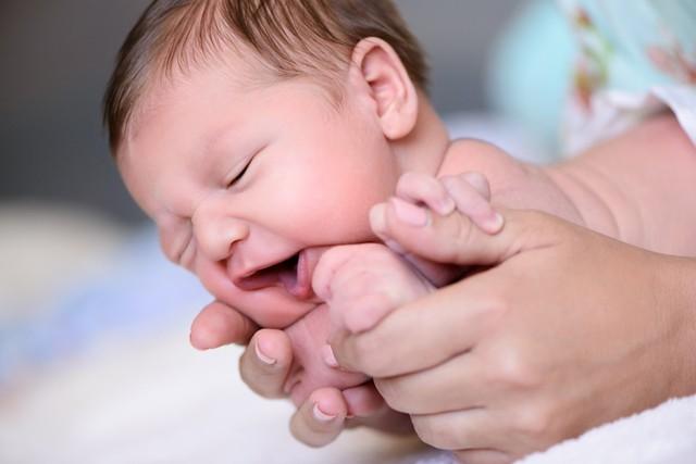 超级怕疼的人生孩子，超级怕疼的人生孩子视频