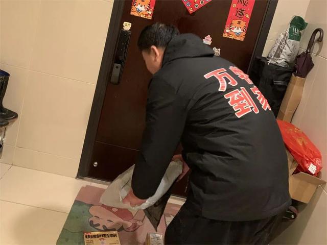 疫情为顾客送货上门的短句文案怎么写，疫情为顾客送货上门的短句文案搞笑