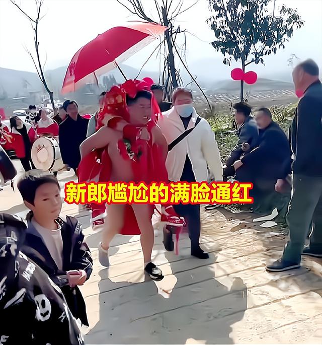 新郎婚礼扒皮新娘图片，新郎婚礼扒皮新娘图片大全