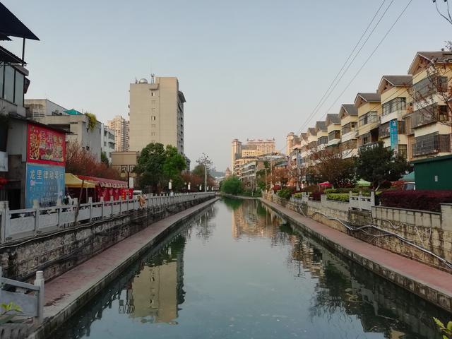 自己束缚自己被朋友带走的小说,自己束缚自己被朋友带走的小说推荐