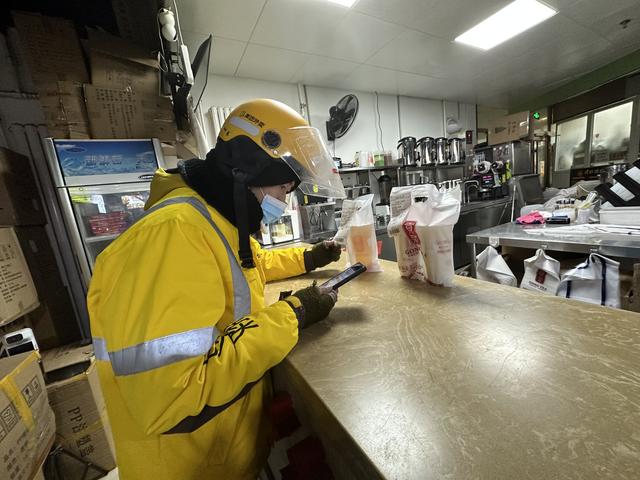 附近外卖送餐店，附近外卖送餐店号码