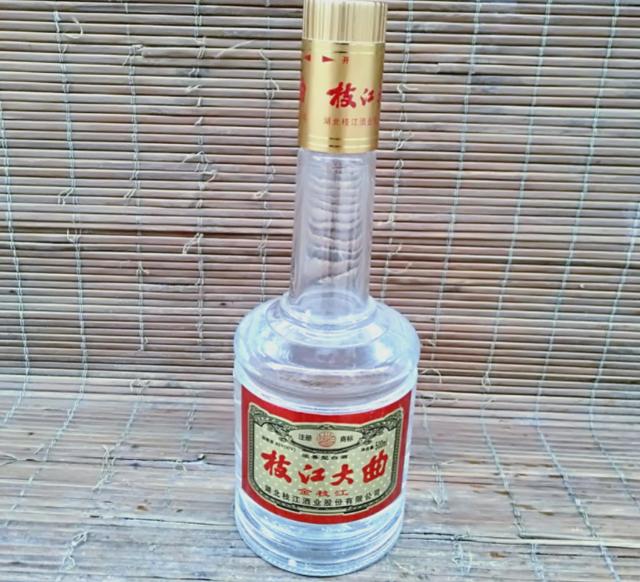 浓香型白酒有哪些品牌好,浓香型白酒有哪些品牌名称