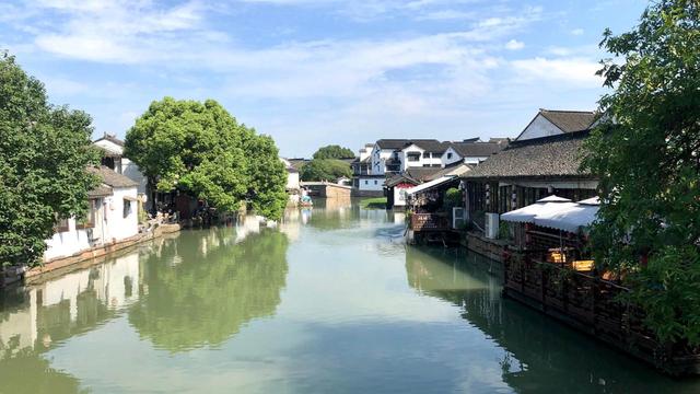 上有天堂,下有苏杭,上有天堂下有苏杭出自哪首诗