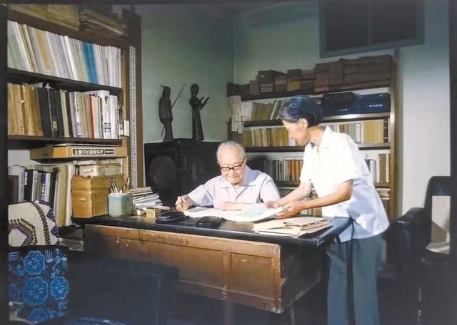 那些沈从文题签的书籍封面