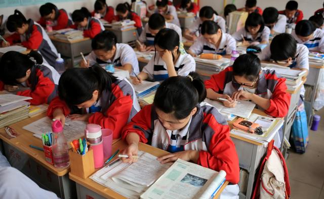 高考答题卡样式,高考答题卡a卡和b卡图片