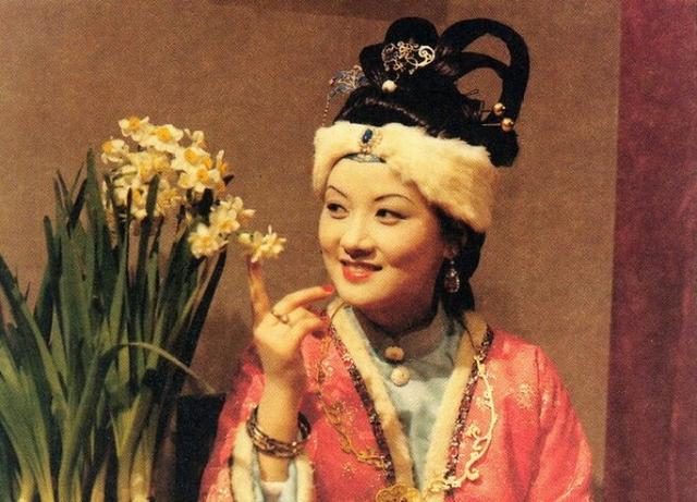 王熙凤的性格特点是什么,王熙凤的性格特点是什么