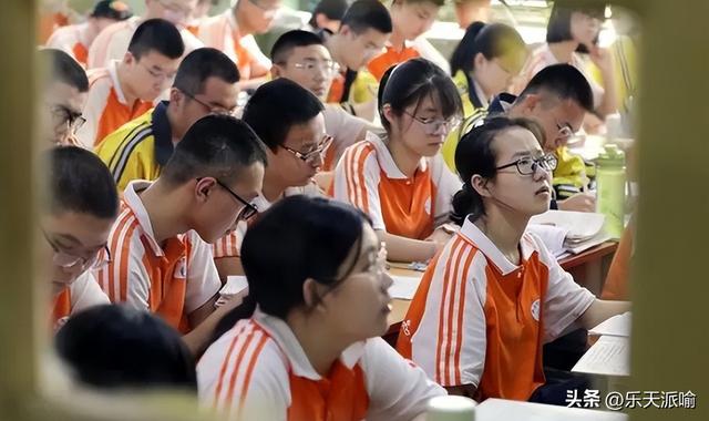 高考体检必须“脱衣服”？高三学生“羞红脸”，老师说出实情