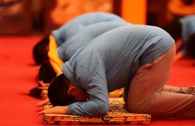 富人和穷人谁更信佛？