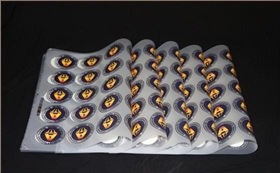 衣服上的热压图案怎么去掉的,衣服上的热压图案怎么去掉的呢