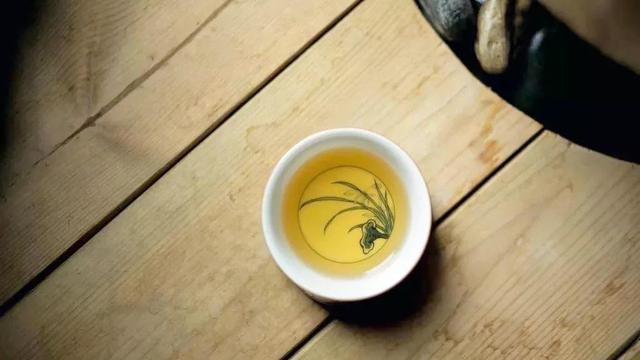 人品不好的人开口不离三句话,怎么提高自己的情商和口才