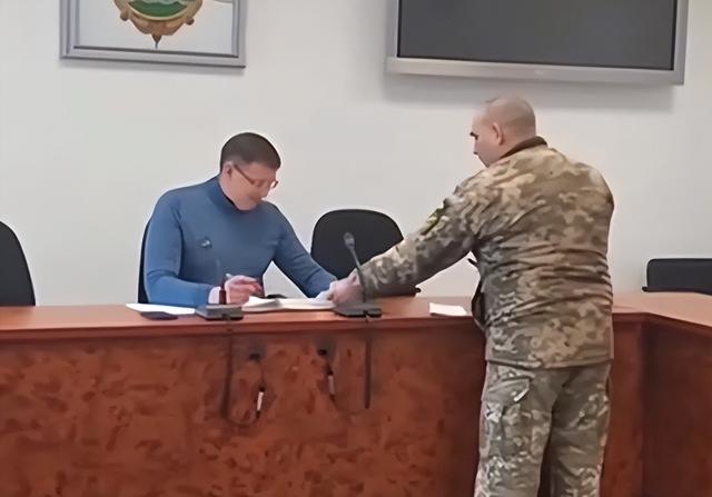 邱震海的微信公众号,邱震海今天直播