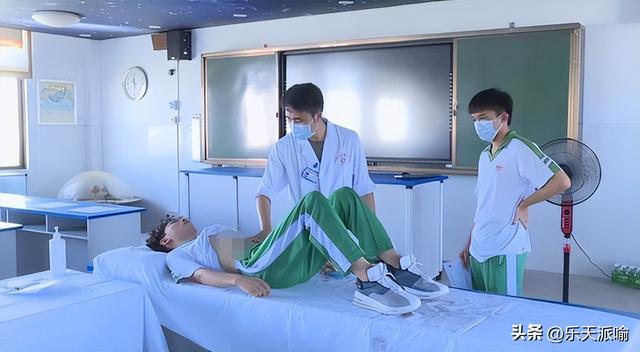 高考体检必须“脱衣服”？高三学生“羞红脸”，老师说出实情