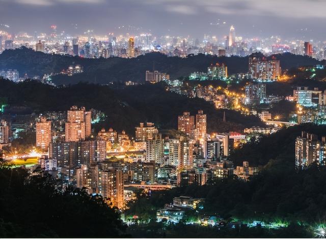 广东中山路灯厂家直销批发电话,广东中山路灯厂家直销批发电话号码