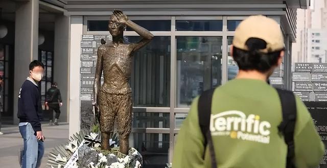 舔日舔出新高度！尹锡悦替日本战犯企业赔偿二战劳工，韩国炸锅了