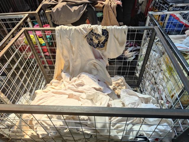 旧衣服回收厂家联系电话,旧衣服回收怎么找销路