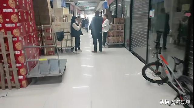 附近批发市场在哪里,商贸城批发市场