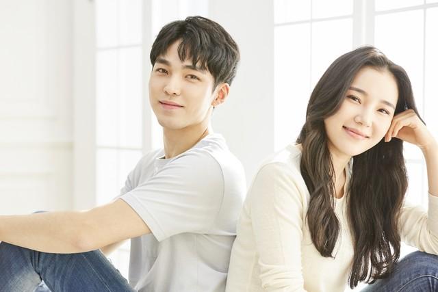 男生把女生的内裤和内衣都脱了,