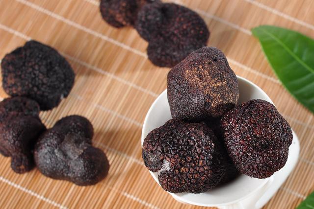 黑松露多少钱一斤，黑松露的功效与作用