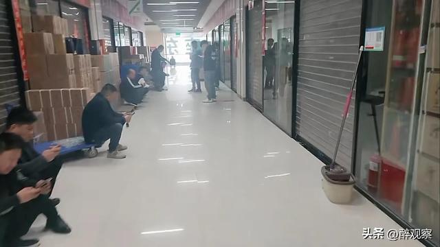 附近批发市场在哪里,商贸城批发市场