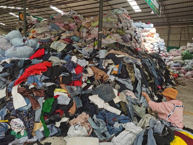 旧衣服回收厂家联系电话,旧衣服回收怎么找销路