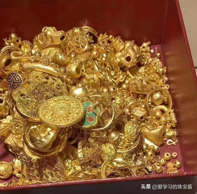 回收黄金的那些人怎么赚钱的，回收黄金的那些人怎么赚钱的呢