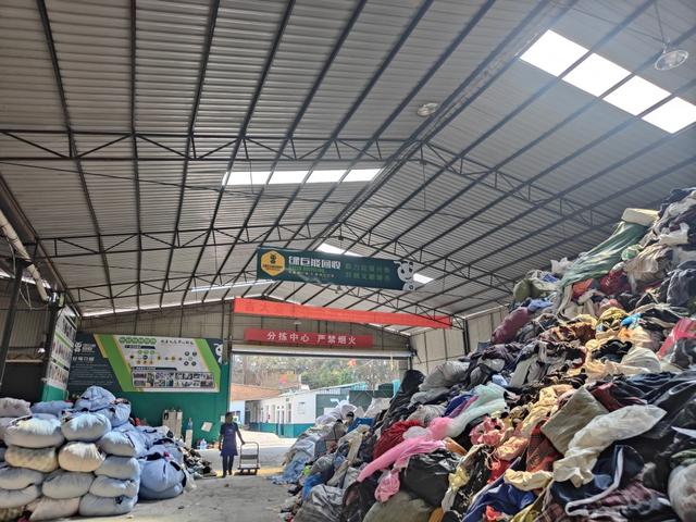 旧衣服回收厂家联系电话,旧衣服回收怎么找销路