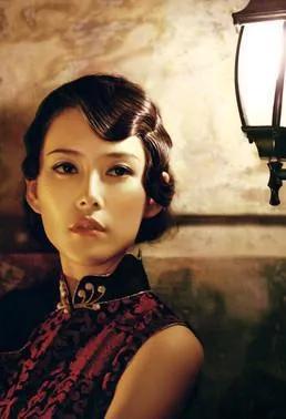 他亲我的时候,他亲我一下是什么意思啊