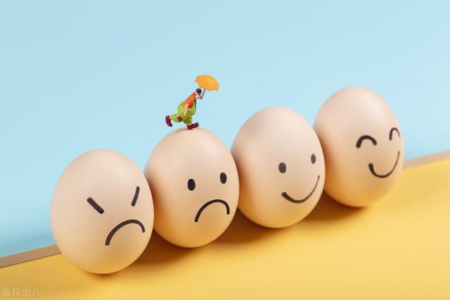 男同桌含着我的奶边摸边做动作,男同桌含着我的奶边摸边做动作小说